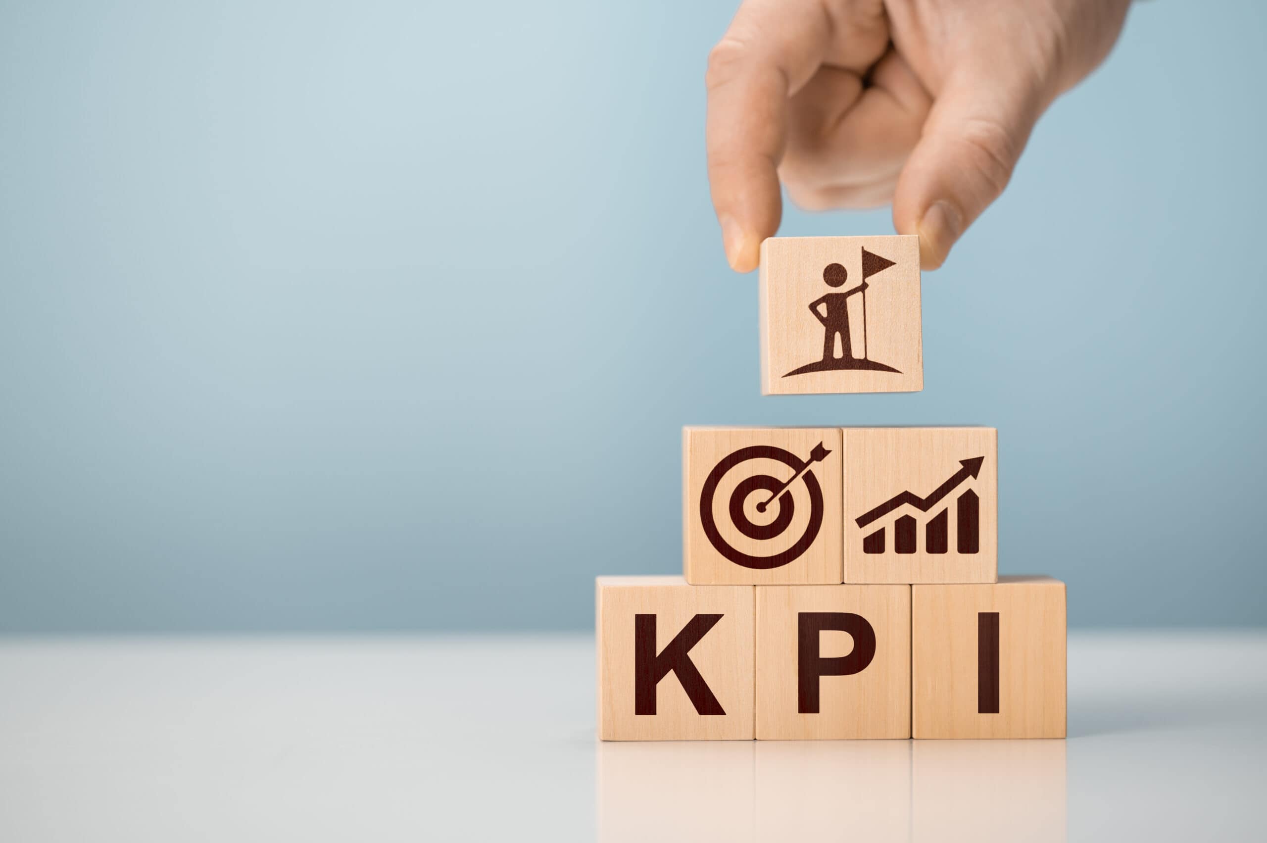 Contenu SEO entreprise : guide 2025 pour attirer et convertir